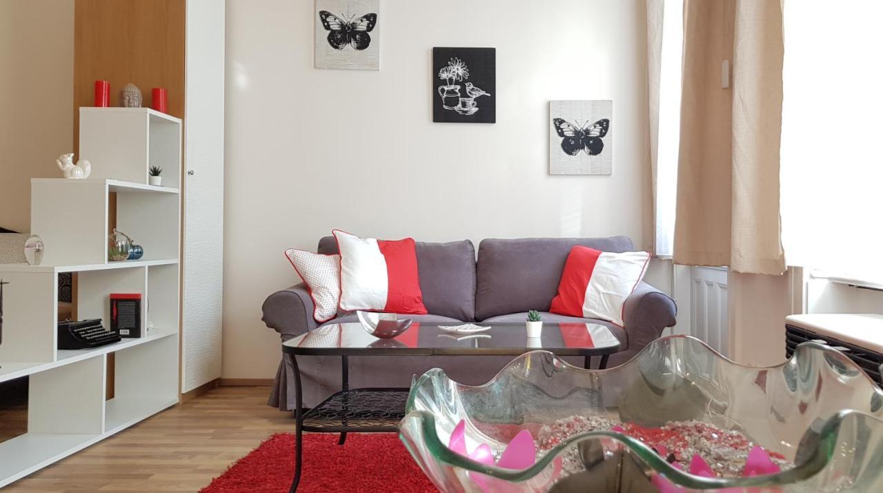 Center Royalty Apartment Budapest Ngoại thất bức ảnh