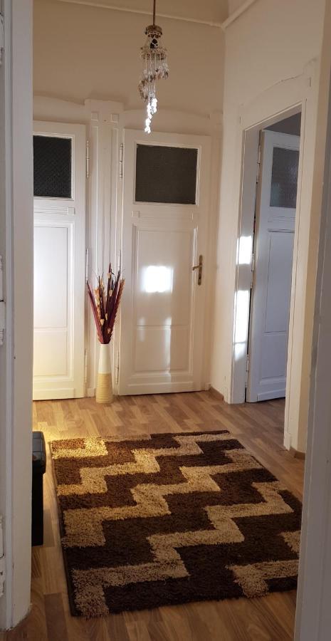 Center Royalty Apartment Budapest Ngoại thất bức ảnh