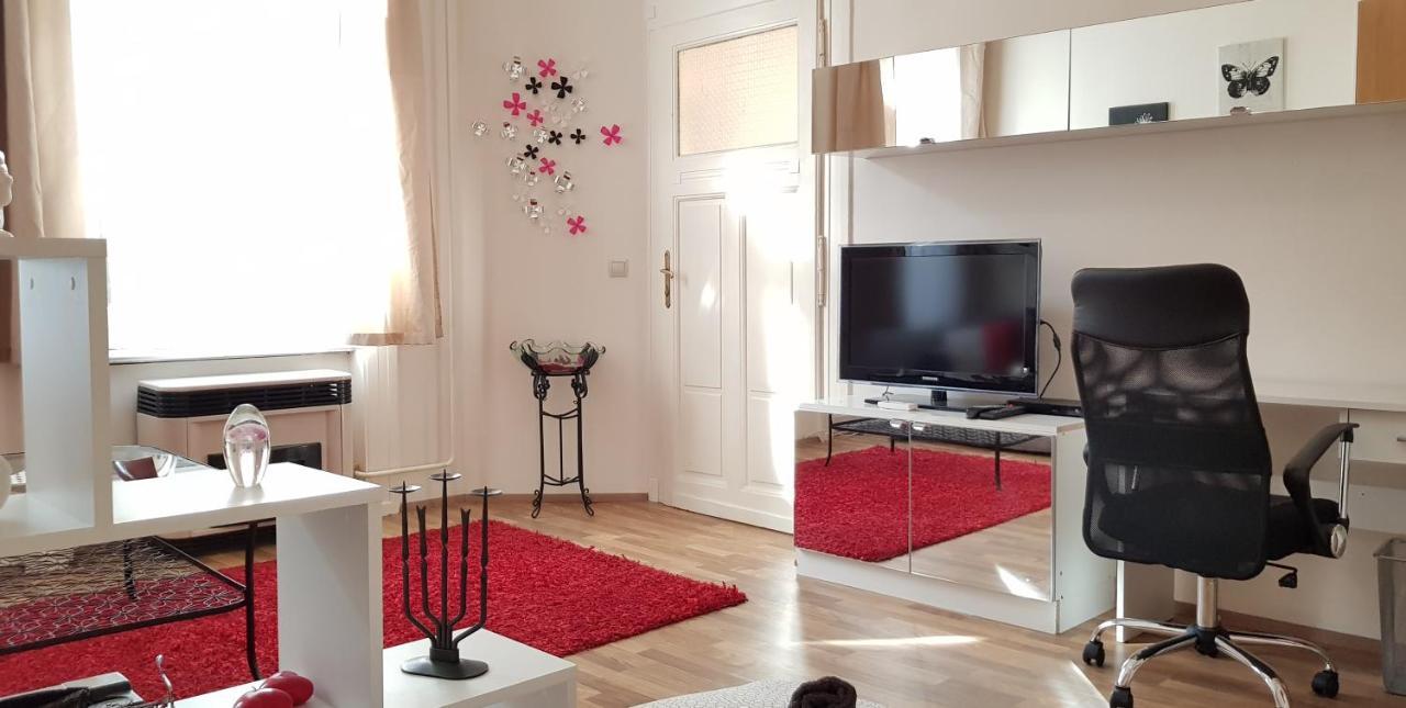 Center Royalty Apartment Budapest Ngoại thất bức ảnh